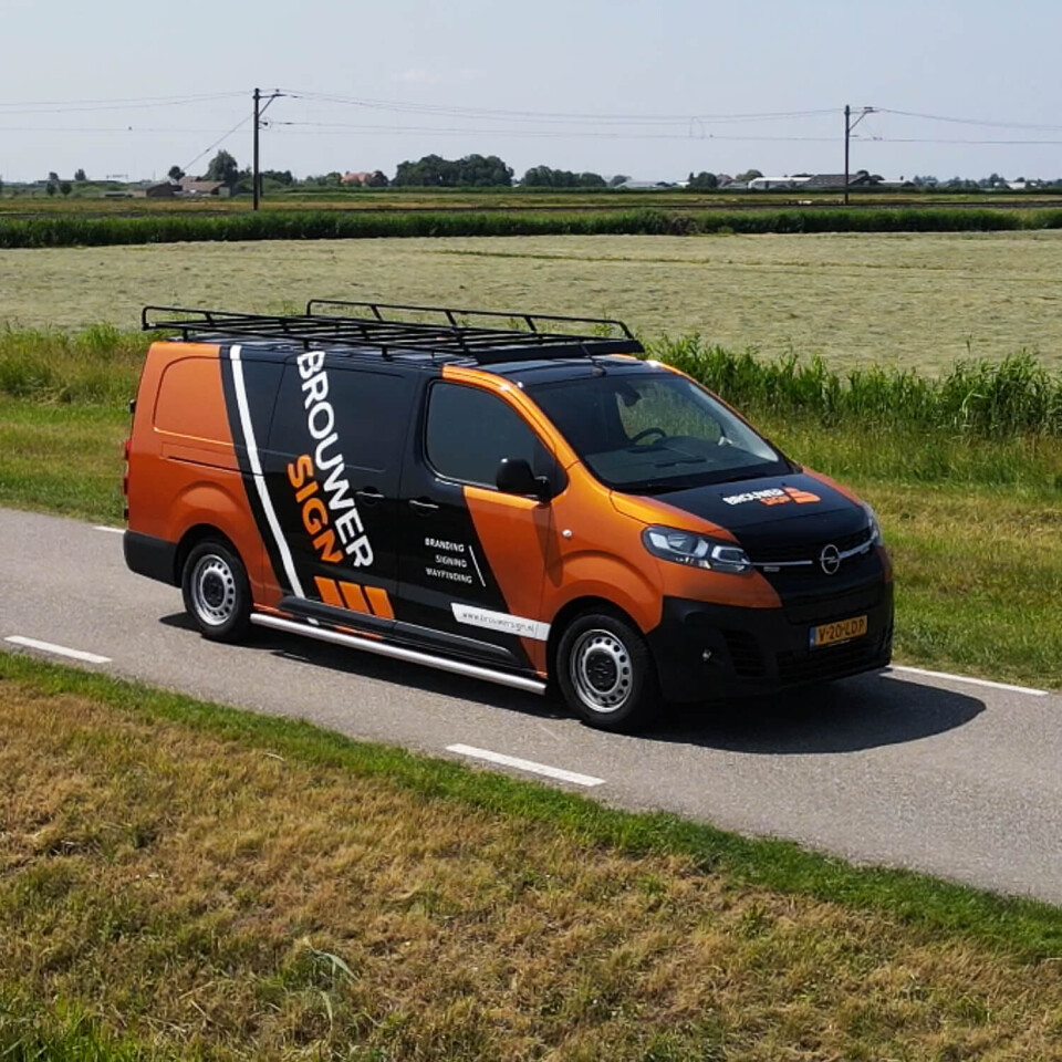Brouwer Sign Bus 1
