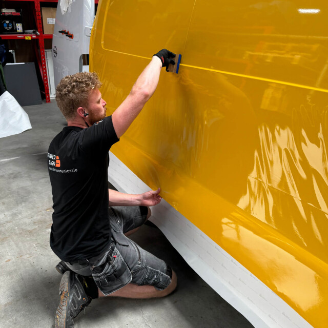 DHL Bussen wrappen 2