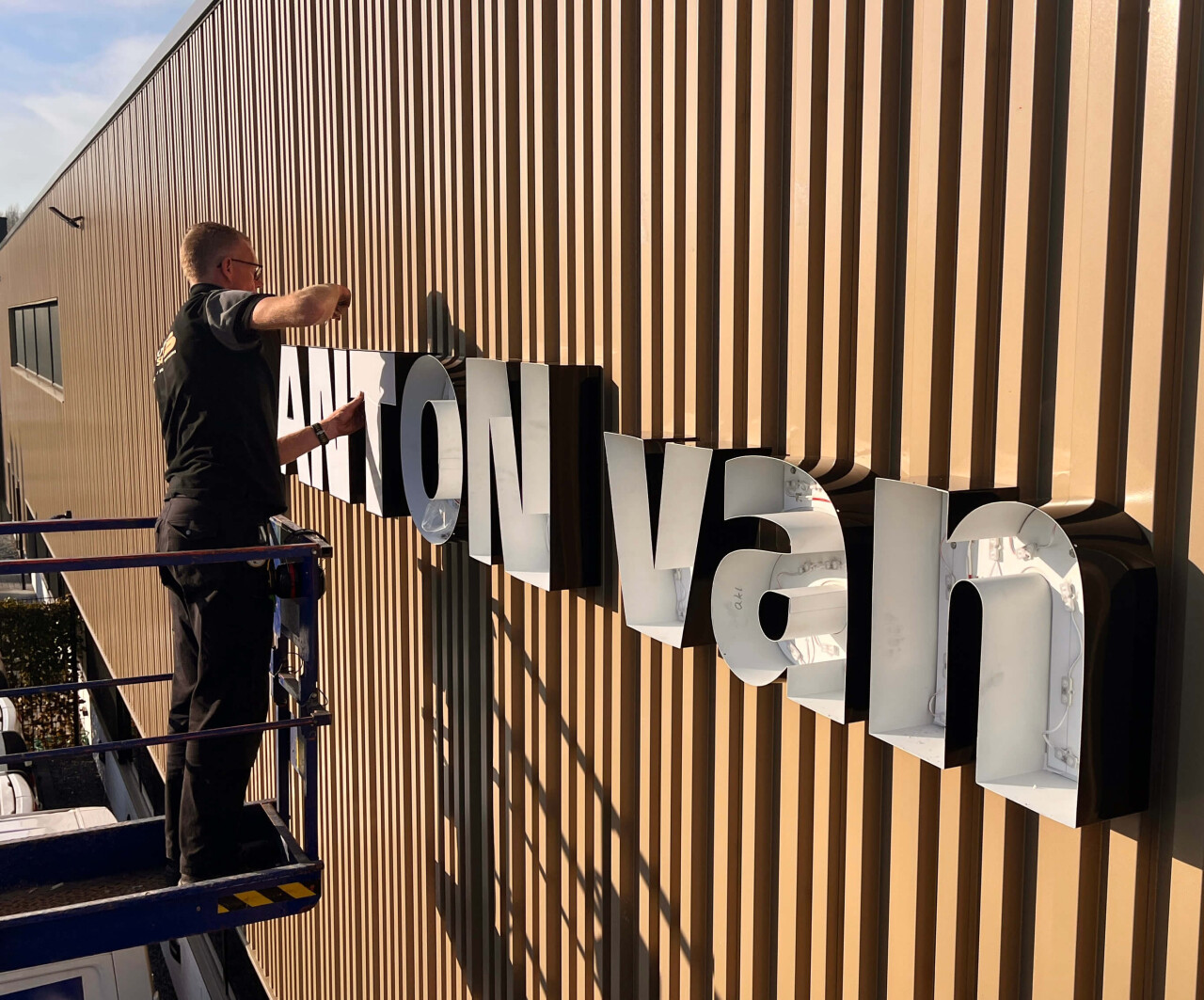 Montage gevelreclame